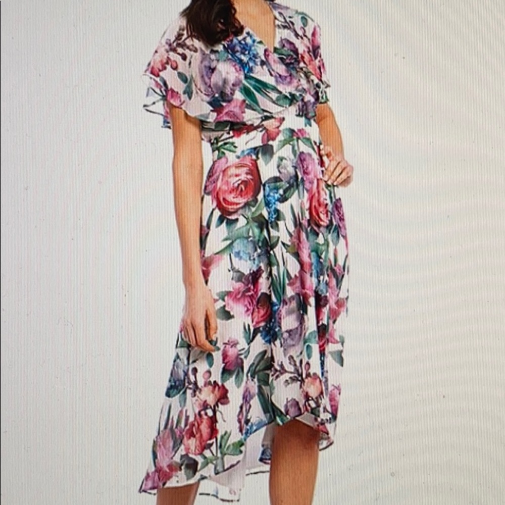 Maggie London Butterfly SleeveV -NeckChiffon Dress